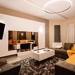 Palaz Villa